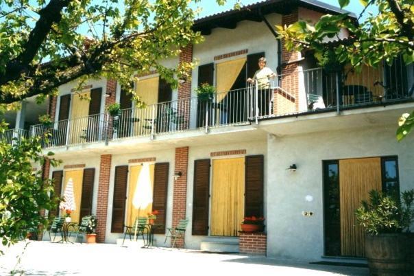 Agriturismo Le Viole 바롤로 외부 사진