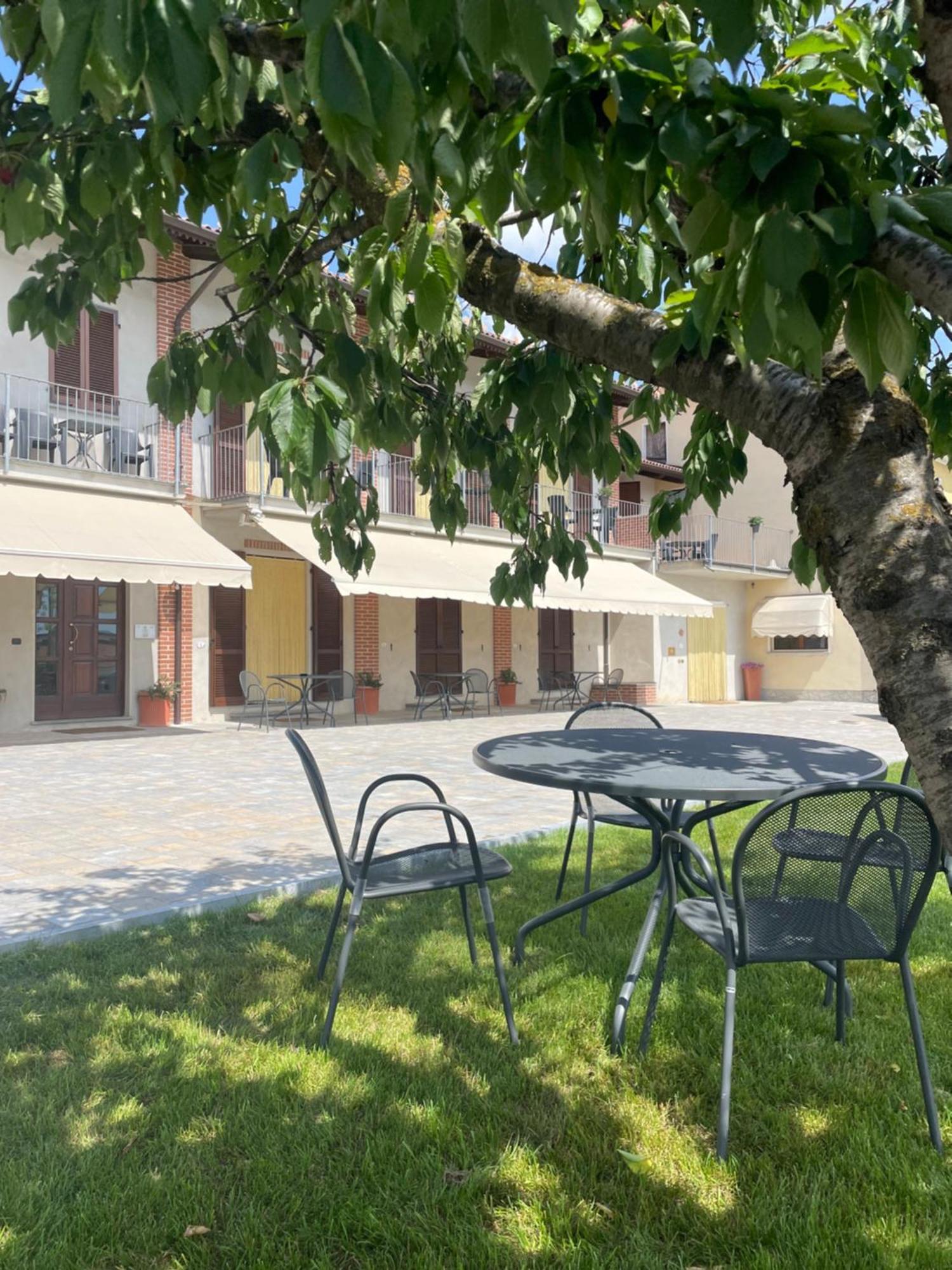 Agriturismo Le Viole 바롤로 외부 사진
