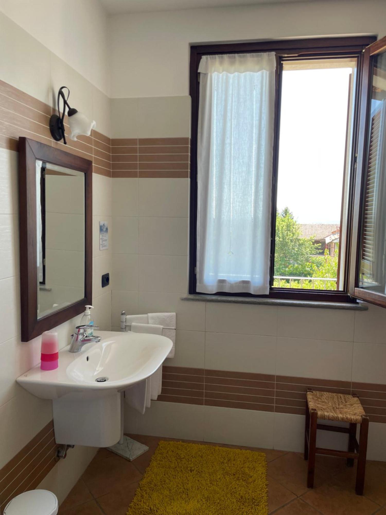 Agriturismo Le Viole 바롤로 외부 사진