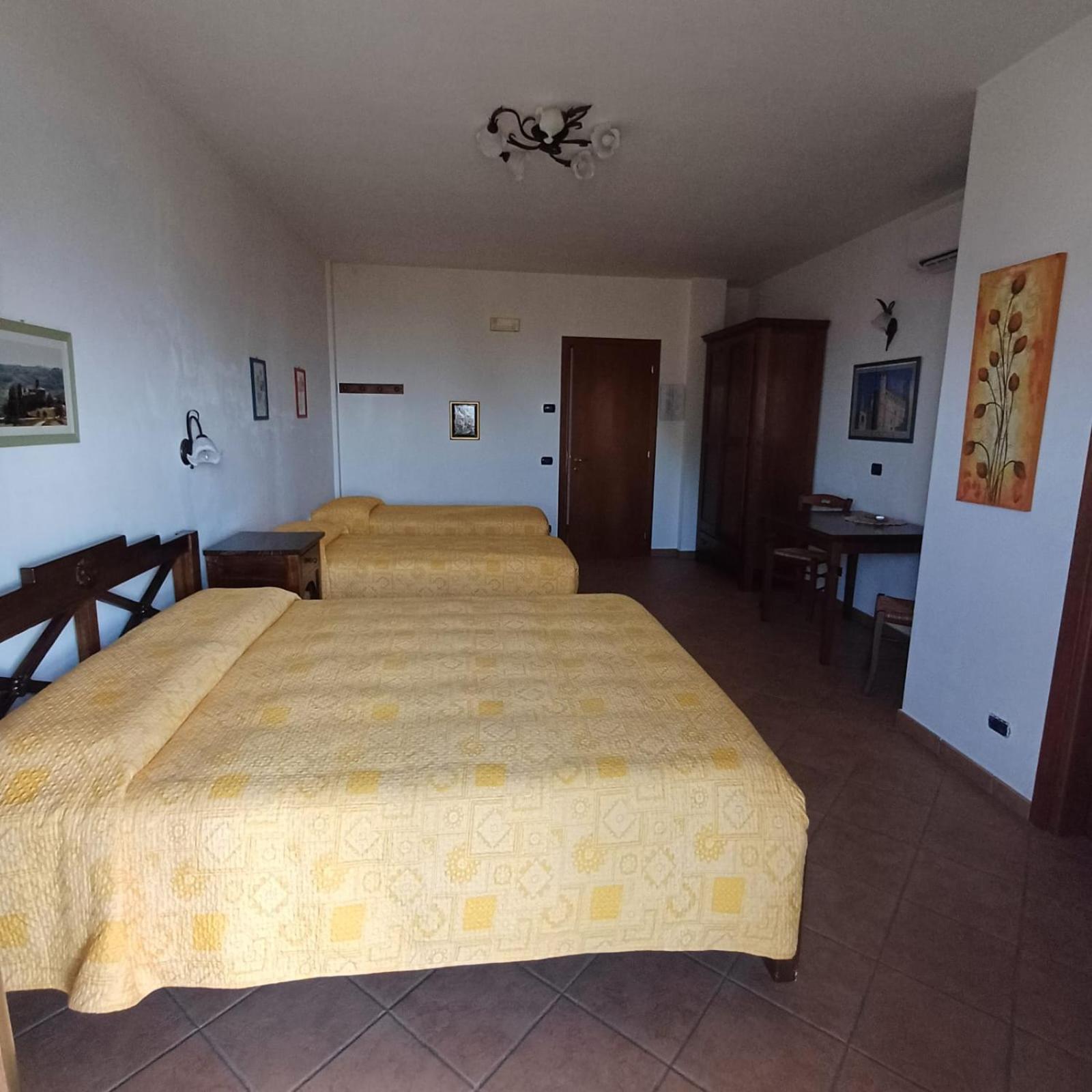 Agriturismo Le Viole 바롤로 외부 사진